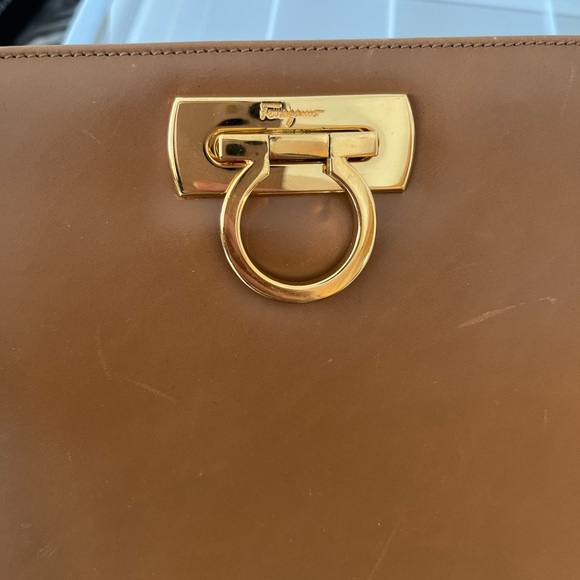 Vintage Ferragamo Tan shoulder bag or clutch - Picture 5 of 16